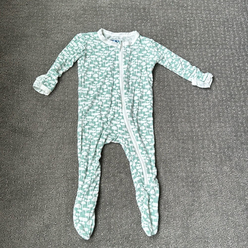 Kickee pants bamboo footies size 3-6 months. In very good used condition